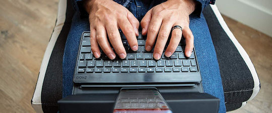 Zagg Flip Cover with Keyboard in English US Multicolour