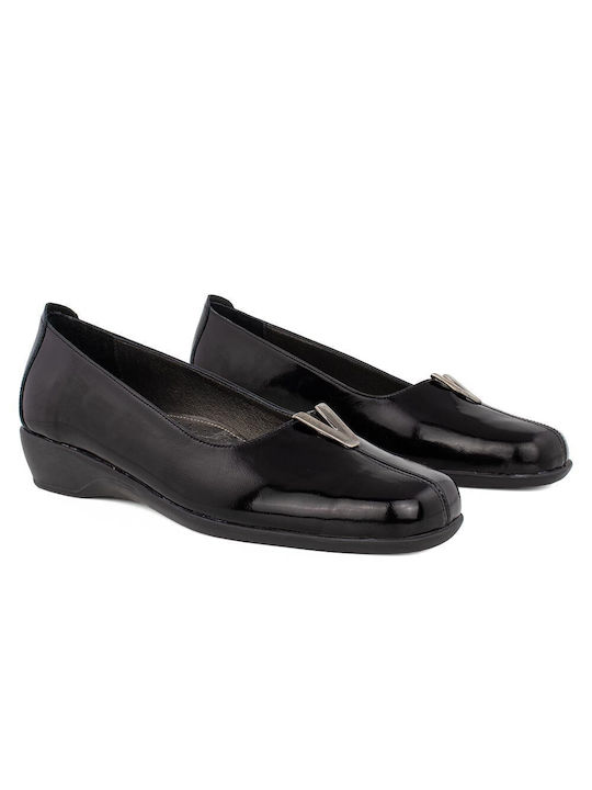 Castor Anatomic Patent Leather Women's Moccasins in Black Color