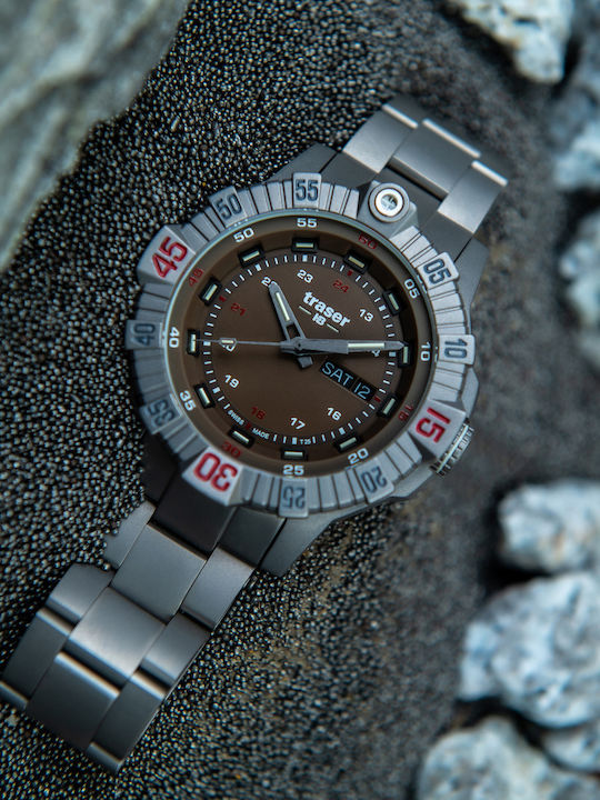 Traser Herrenuhr 46mm Batterie mit Silber Metallarmband