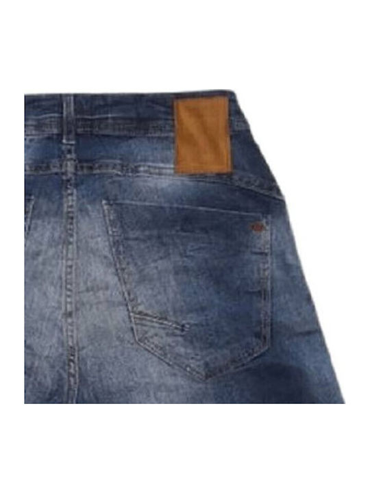 Damaged Jeans