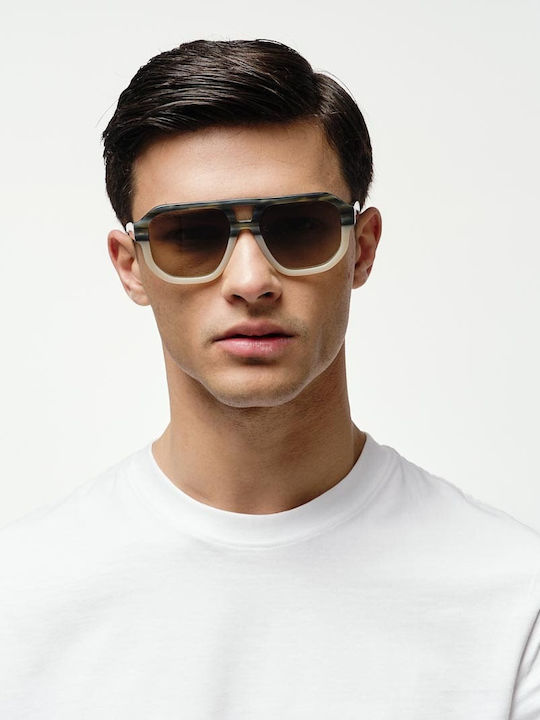 Cosselie Aurora Unisex Sunglasses with Brown Tartaruga Horn-Rimmed Frame and Brown Gradient Lens