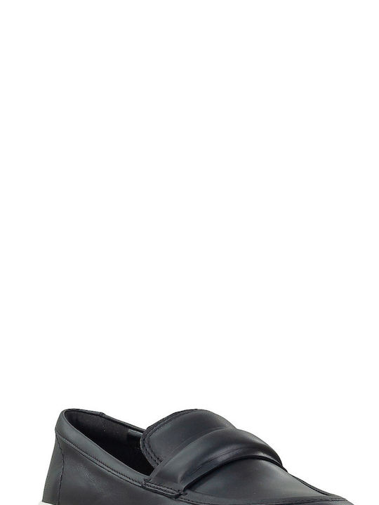 Clarks Cove Women's Moccasins in Black Color