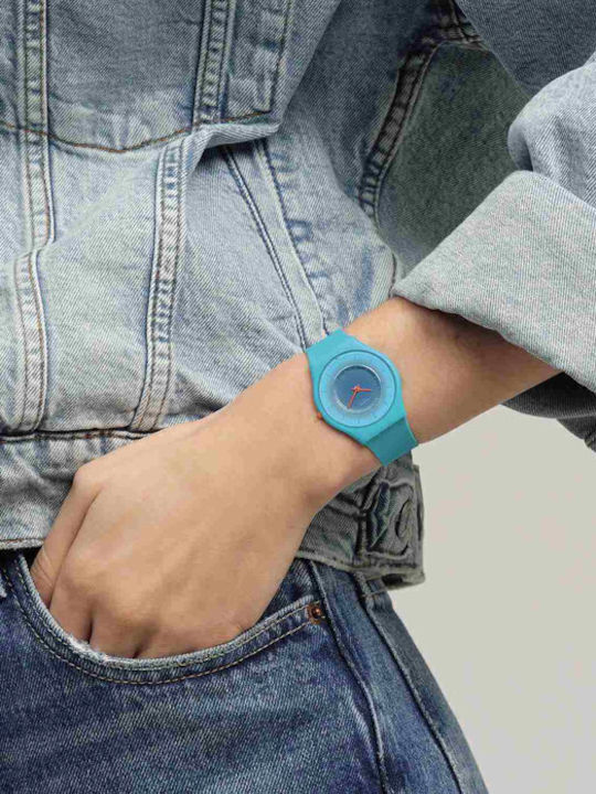 Swatch Radiantly Γυναικείο Ρολόι 34mm Μπαταρίας με Μπλε Καουτσούκ Λουράκι
