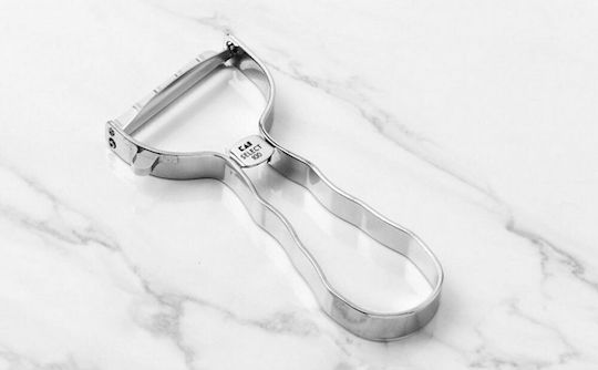 Kai Fruit & Vegetable Peeler/Cleaner made of Stainless Steel