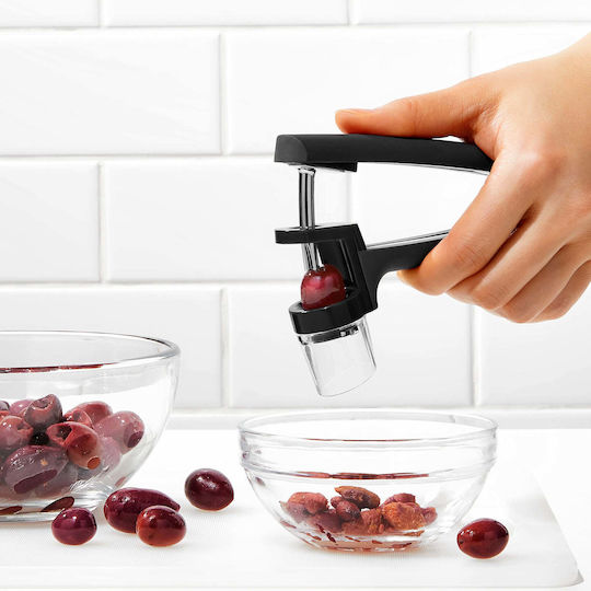 OXO Peeler/Cleaner For Fruits And Vegetables Made Of Stainless Steel