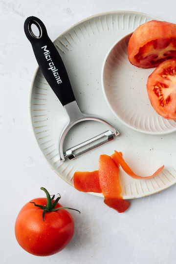 Microplane Obst- & Gemüseschäler/Reiniger aus Edelstahl