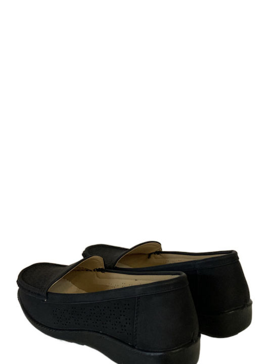 B-Soft Women's Moccasins in Black Color