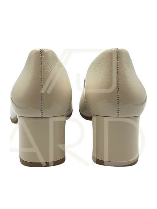 Leder Pumps mit Chunky flachem Absatz Beige