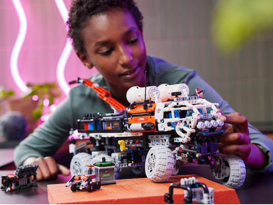 LEGO Technic Mars Crew Exploration Rover Pentru 11 Ani