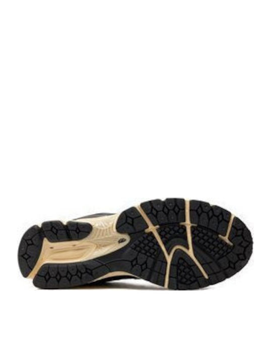 2002R Classics Chunky Sneakers Black