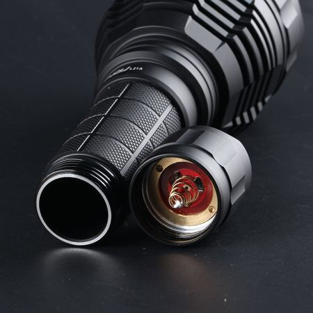 Dulotec Lanternă LED Reîncărcabilă cu Luminozitate Maximă 2000 Lumen
