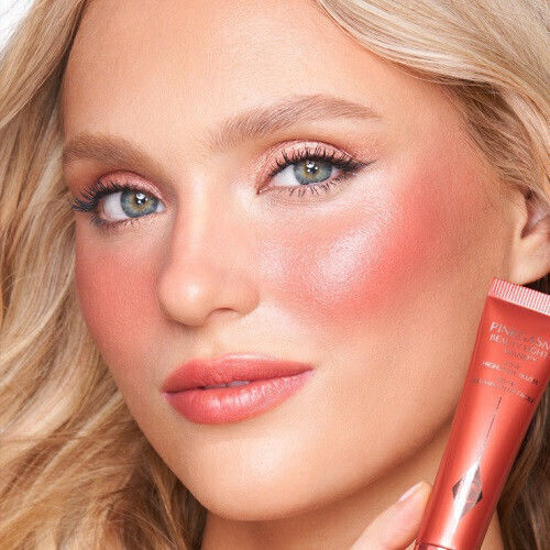 Charlotte Tilbury Wand Lichid Fard Obraz Pinkgasm Sunset