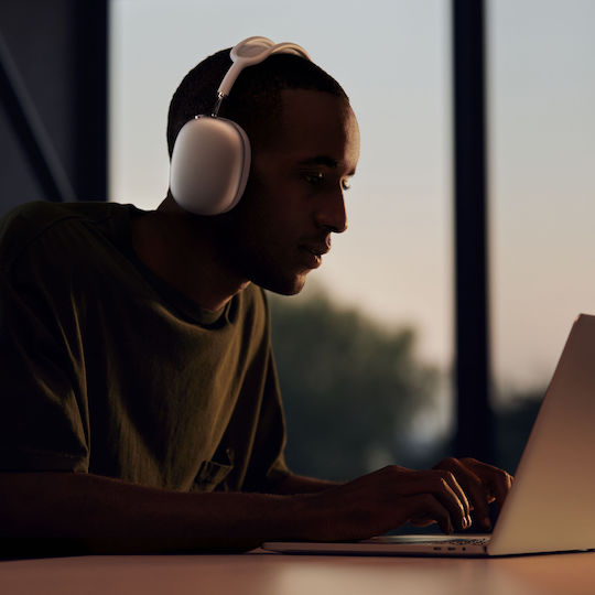 Apple AirPods Max Lightning Wireless / Wired Over Ear Headphones with 20 hours of Operation Space Gray