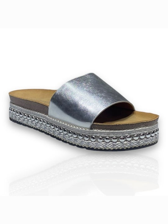 Famous Shoes Women's Flat Sandals Anatomic Flatforms in Silver Color