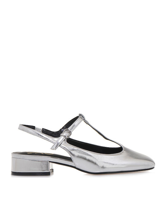 Pumps mit flachem Absatz Silber