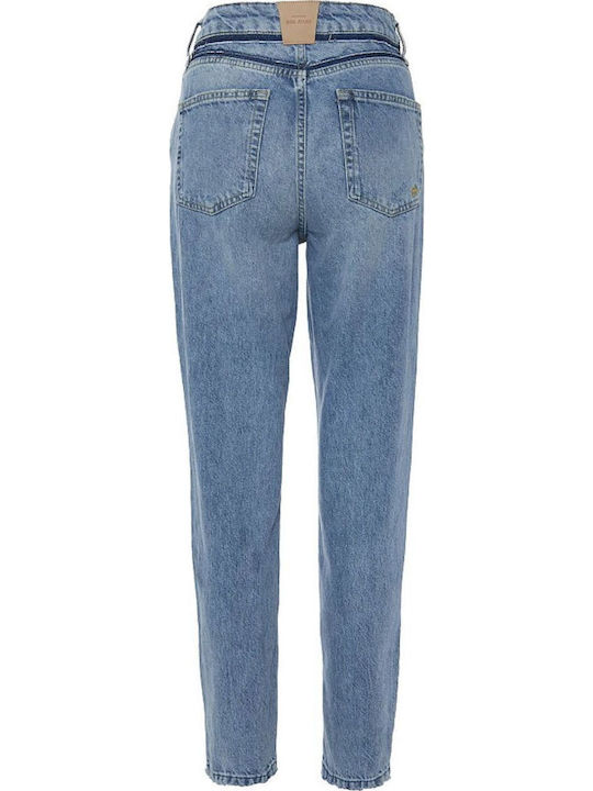 Hoch tailliert Damenjeans mit Rissen in Mom-Passform