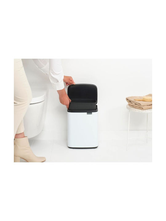 Brabantia Κάδος Bo Απορριμμάτων Πλαστικός με Αιωρούμενο Καπάκι Λευκός 7lt