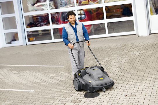 Karcher KM 70/30 C BP Adv Σάρωθρο Μπαταρίας με Αναρρόφηση Ψιλής Σκόνης