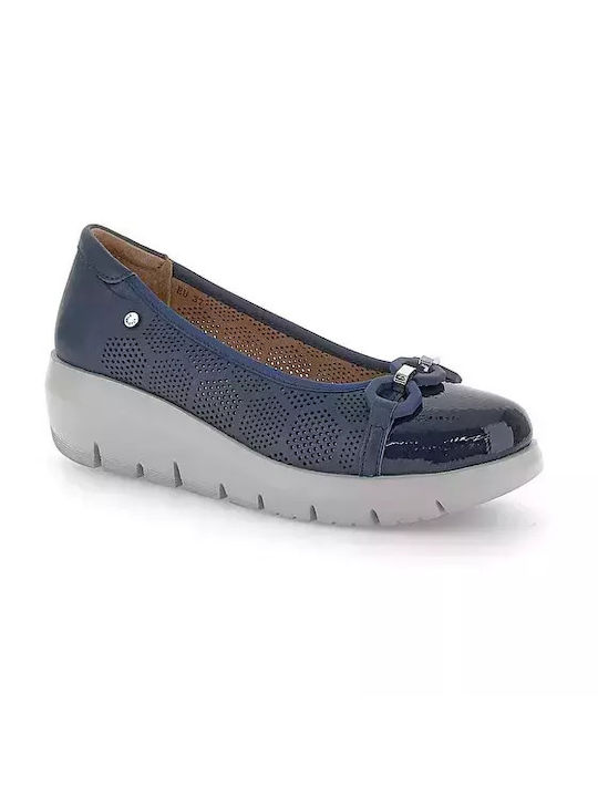 Stonefly Women's Moccasins in Blue Color