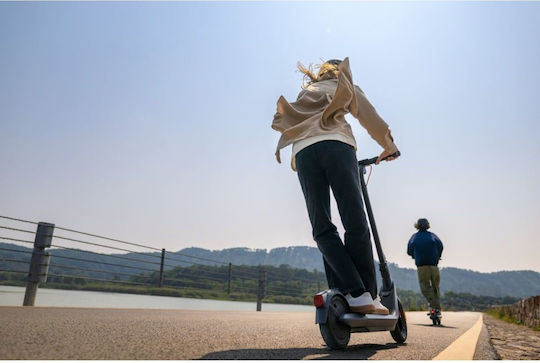 Segway E2 Pro E Trotinetă Electrică Pentru Copii cu Viteză Maximă 25 km/h în Culoare Neagră