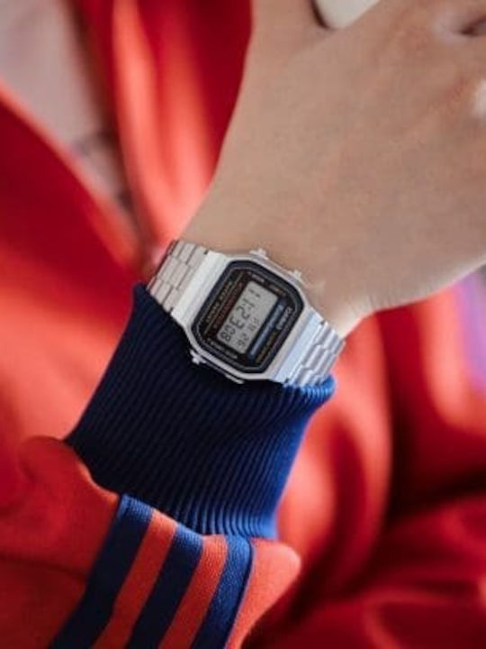 Casio Vintage Iconic Ρολόι Μπαταρίας με Μεταλλικό Μπρασελέ Casio Vintage Iconic Ρολόι Μπαταρίας με Μεταλλικό Μπρασελέ