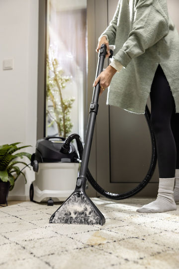 Karcher SE 5 Vacuum Wet / Dry 1000W with Plastic Bin 4lt