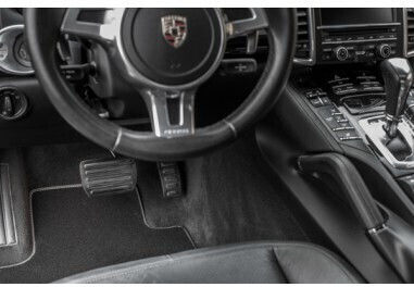 Umbrella Set Covorașe Față și Spate 4buc din Covor pentru Audi Q2 2016+ Negre