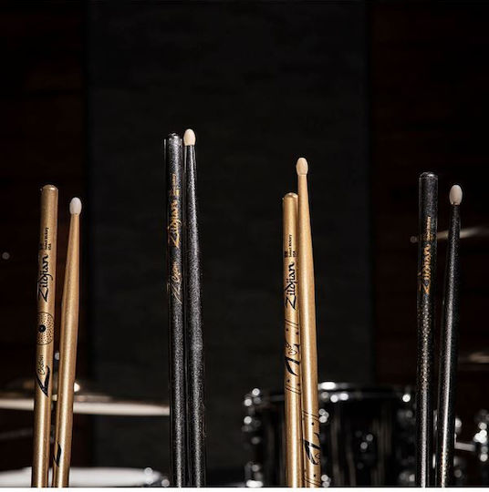 Zildjian Hickory Drumsticks Drums 5B with Tip Shape Oval in Black Color