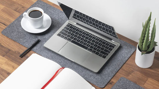 Kikkerland Padea Pentru Mouse Din Fetru Medie (305mm) Gri US225