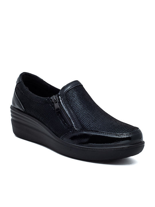 Patent Leather Women's Moccasins in Black Color