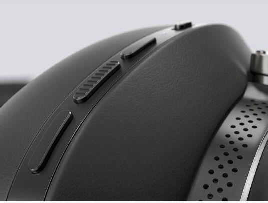 Bowers & Wilkins PX8 Ασύρματα / Ενσύρματα Over Ear Ακουστικά με 30 ώρες Λειτουργίας και Quick Charge Μαύρα