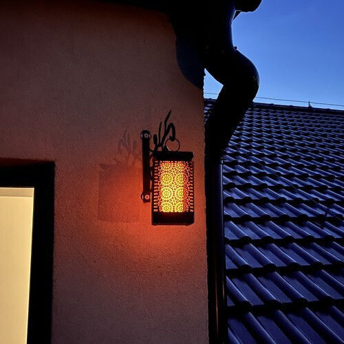 Gardlov Wandmontiert Solarleuchte Ampel 1.2W 30lm mit Warmes Weiß Licht IP44 15.5cmx9cmx9cmcm