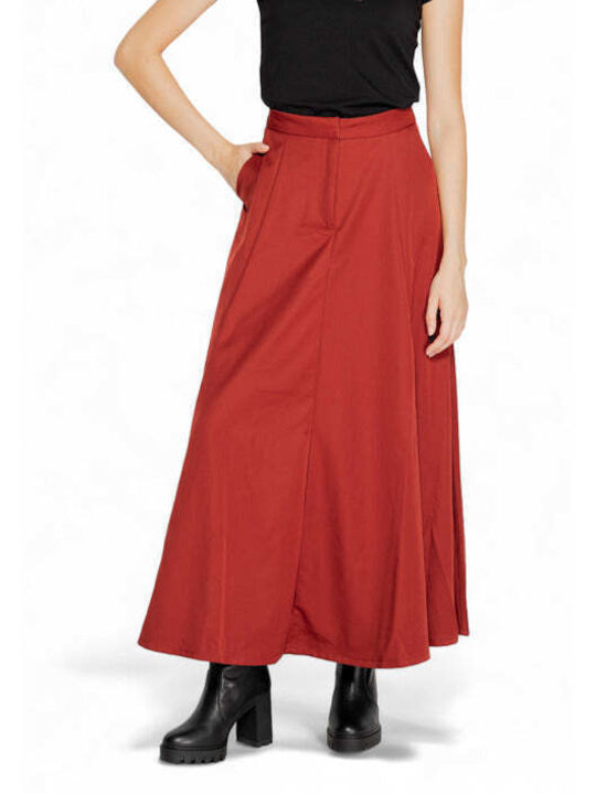 Vero Moda Skirt in Red color