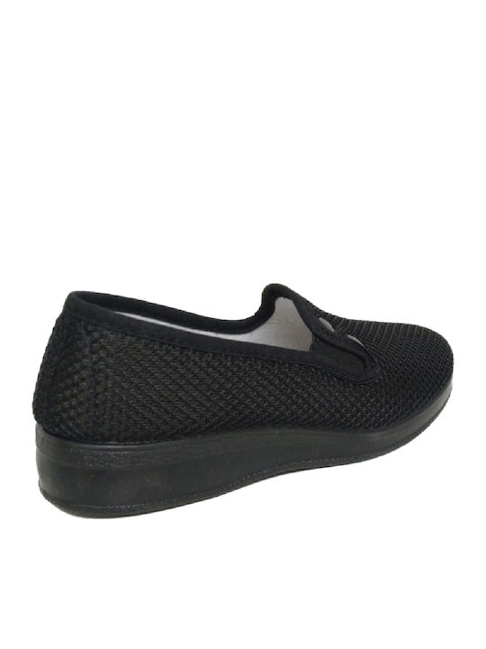 Closed Women's Slippers Black