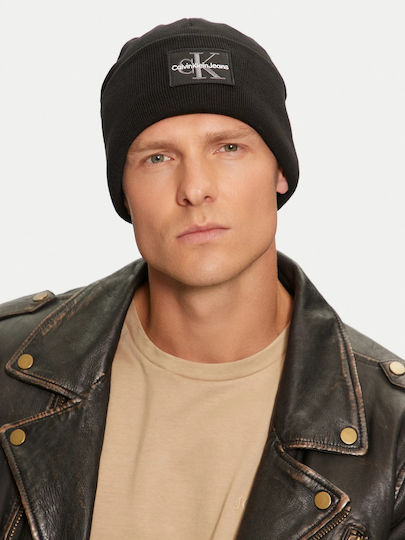Beanie Beanie Knitted in Black color