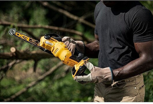 Dewalt Pruning Battery Chainsaw Solo Brushless 18V 2.1kg with Blade 20cm