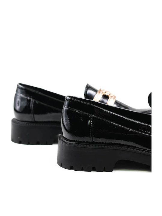 Schwarze griechische Loafer mit gehämmerter Verzierung