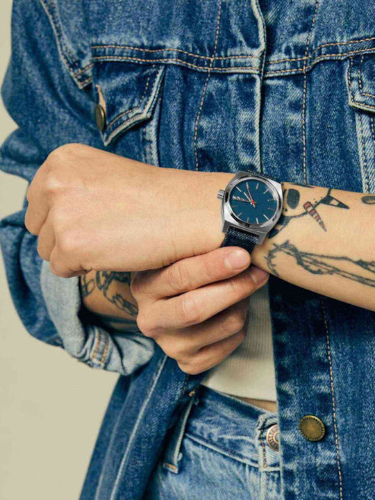 Nixon Medium Time Teller Ανδρικό Ρολόι 31mm Μπαταρίας με Μπλε Υφασμάτινο Λουράκι