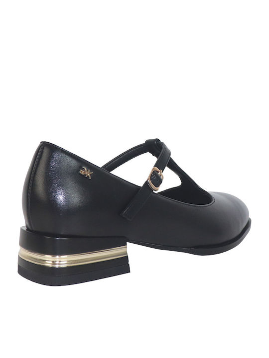 Pumps mit Riemchen & flacher Absatz Schwarz