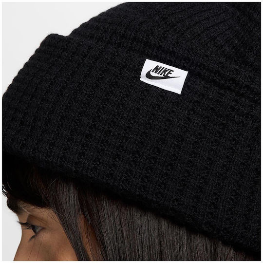 Peak Beanie Beanie Knitted in Black color