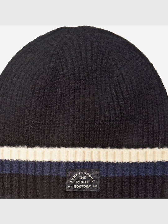 Beanie Beanie Knitted in Black color