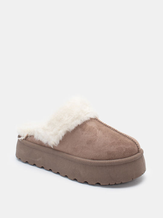 Luigi Winter Women's Slippers with fur in Beige color