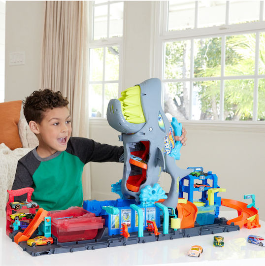 Hot Wheels City Ultra Shark Car Wash Track Shark Washer for Ages 3+