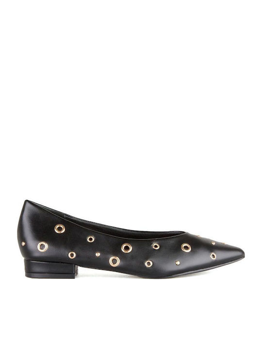 Schwarze Spitzballerina mit dekorativen Elementen Schwarze Spitzballerina mit dekorativen Elementen