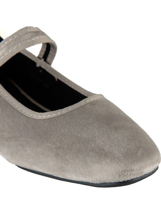 Graue Wildleder-Ballerina mit Riemen