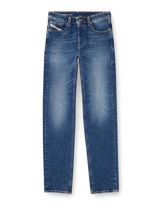 Damenjeans in Konischer Linie