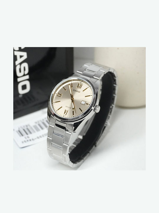 Casio Ανδρικό Ρολόι 39mm Μπαταρίας με Ασημί Μεταλλικό Μπρασελέ