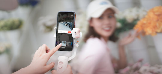 Hohem iSteady V2S Phone Gimbal with 3 Axis Stabilization and 9 Operating Hours Black