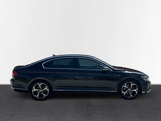 Volkswagen Passat 2.0 TDI R-Line DSG7 '21