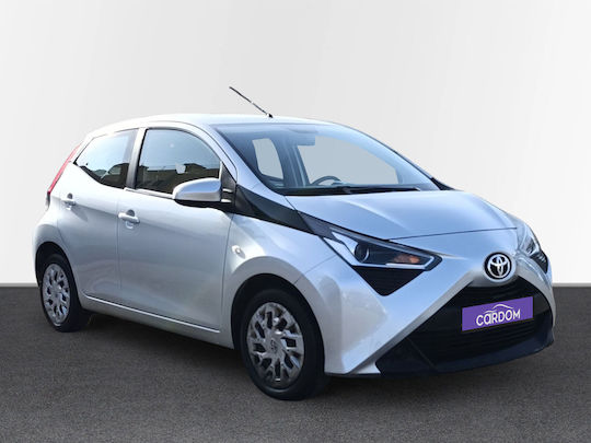 Toyota Aygo X-Play Connect '19